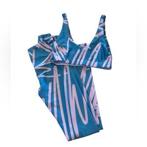 GOLDSHEEP Blue & Pink Abstract Geometric Sports Bra & Legging Set Size Small